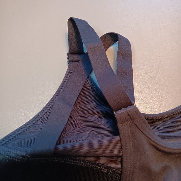 Gymshark women's black padded cup sports athletic bra sz Medium - Picture 7 of 12